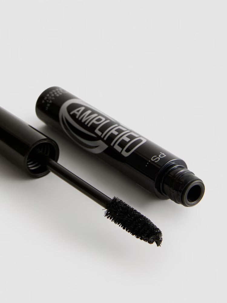 Amplified – Tuuheuttava ripsiväri