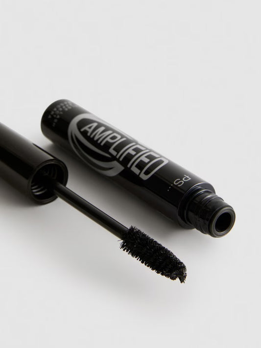 Amplified – Tuuheuttava ripsiväri